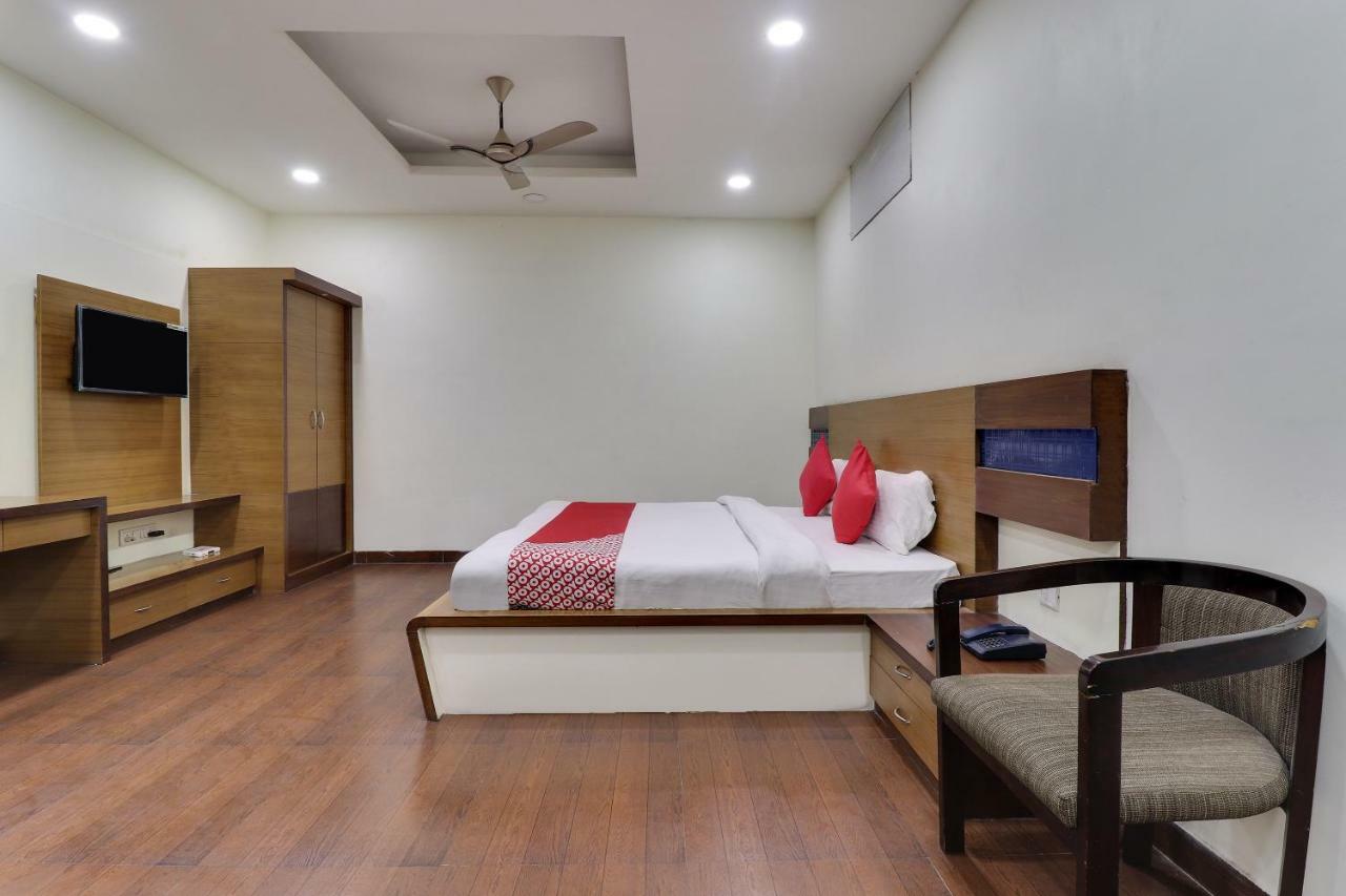Oyo 43936 Hotel Rajputana Palace Farrukhabad Pokój zdjęcie